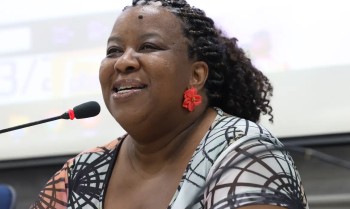 Ministra destaca multilateralismo na solução de questões da humanidade