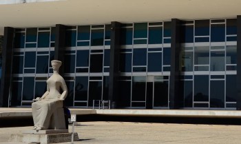 Maioria do STF mantém indenização de Eduardo Bolsonaro a jornalista