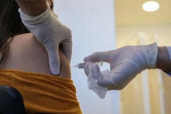 Campanha de vacinação contra a gripe mira idosos, crianças e gestantes