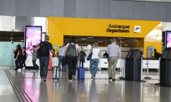 Deputadas denunciam racismo em revista no aeroporto de Guarulhos