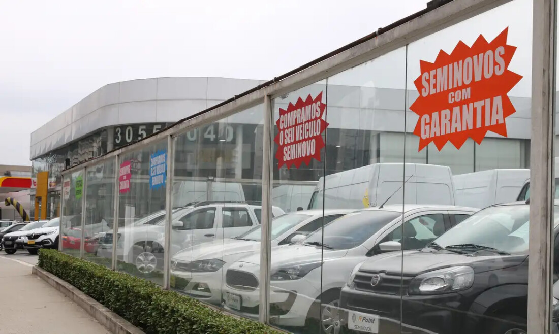 Venda de veículos financiados tem queda em março, diz B3