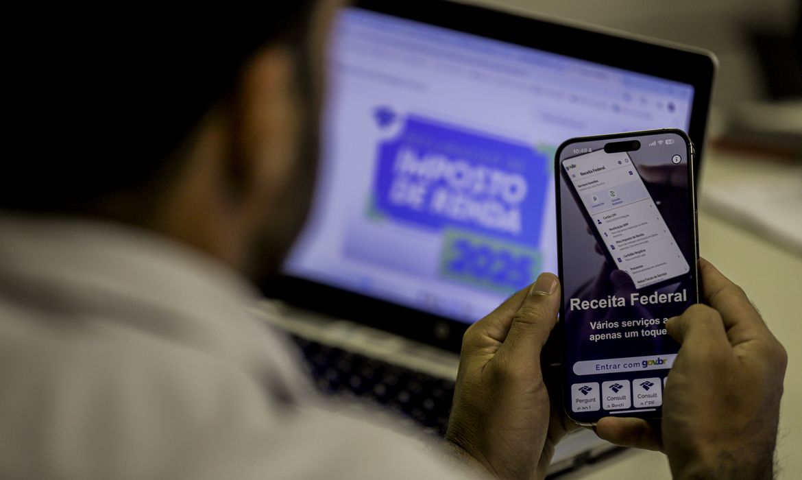 Receita recebe quase 14 milhões de declarações do IR em um mês