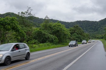 Mogi-Bertioga deve receber 48 mil veículos durante os feriados 