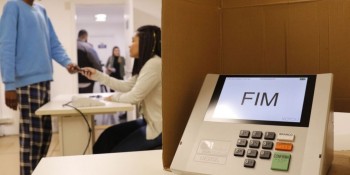 Eleitor pode votar hoje mesmo que não tenha comparecido no 1º turno