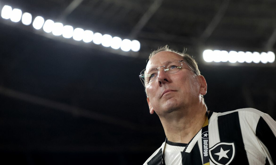 Textor sofre ataques de torcedores do Botafogo após celular vazado