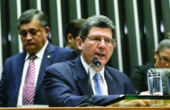 Seguro-desemprego e abono salarial podem ser afetados
