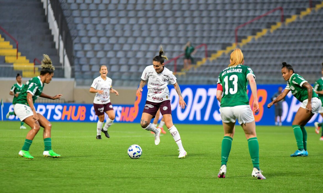 Ferroviária vence para continuar na liderança do Brasileirão feminino
