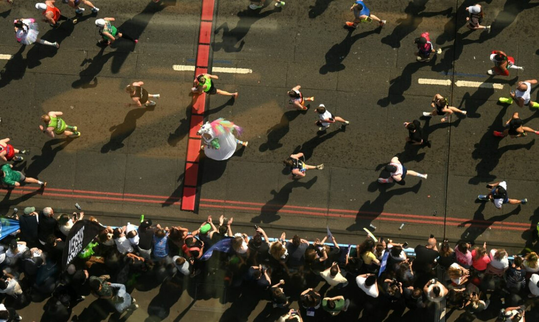 Maratona de Londres bate recorde de participantes que concluem prova