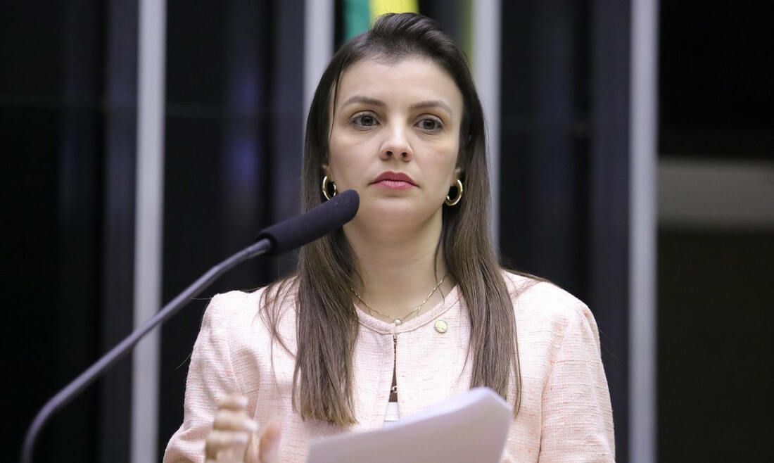 Deputada federal acusa marido de agressões físicas e psicológicas