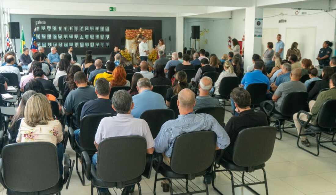 Mara Bertaiolli e Téo Cusatis anunciam renovação do plano de saúde sem reajuste