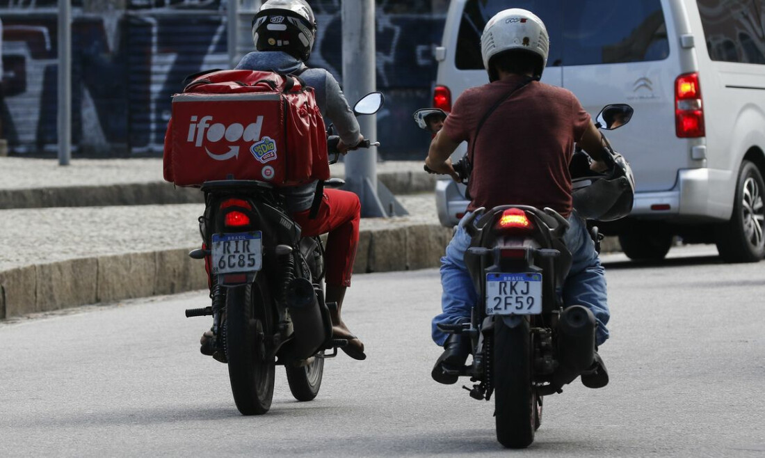 Mais de 32 milhões são autônomos informais ou trabalham sem carteira