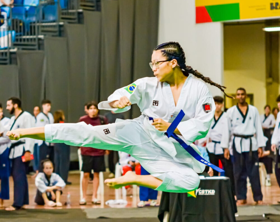 Atleta mogiana vem se destacando no taekwondo e busca patrocínio