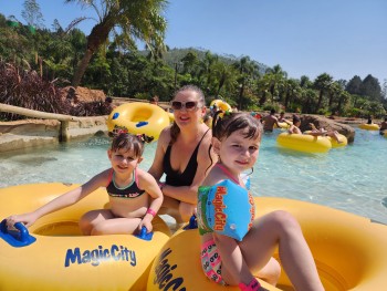 Magic City comemora o Mês das Mães com promoção de ingresso anual em dobro