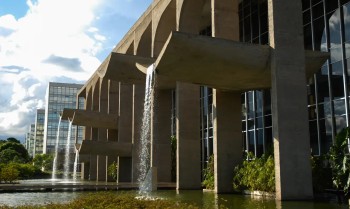 UnB e Ministério da Justiça monitoram desaparecimento de aluna de Gana