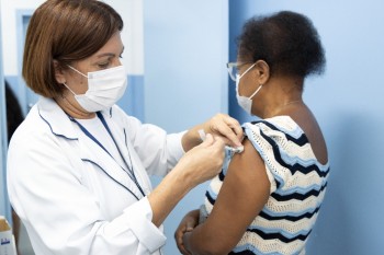 Poá e Itaquá realizam Dia D de vacinação contra a gripe neste sábado (10)