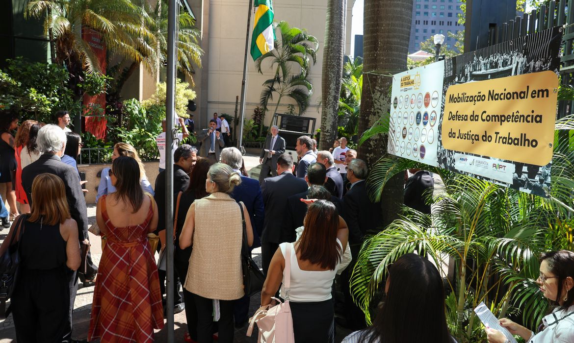 Juízes se mobilizam contra suspensão de processos sobre pejotização