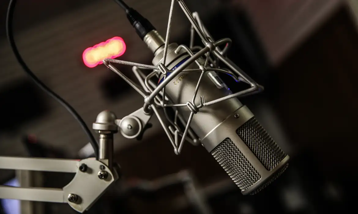 Rádio Nacional atinge 400 mil pessoas por mês e ganha público jovem