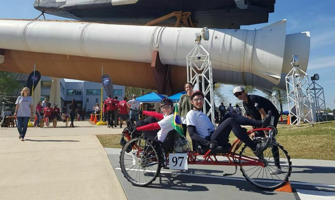 Equipe da UFF representa Brasil em competição de engenharia no Canadá