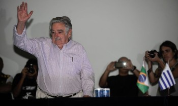 Deputados e senadores brasileiros lamentam morte de Mujica