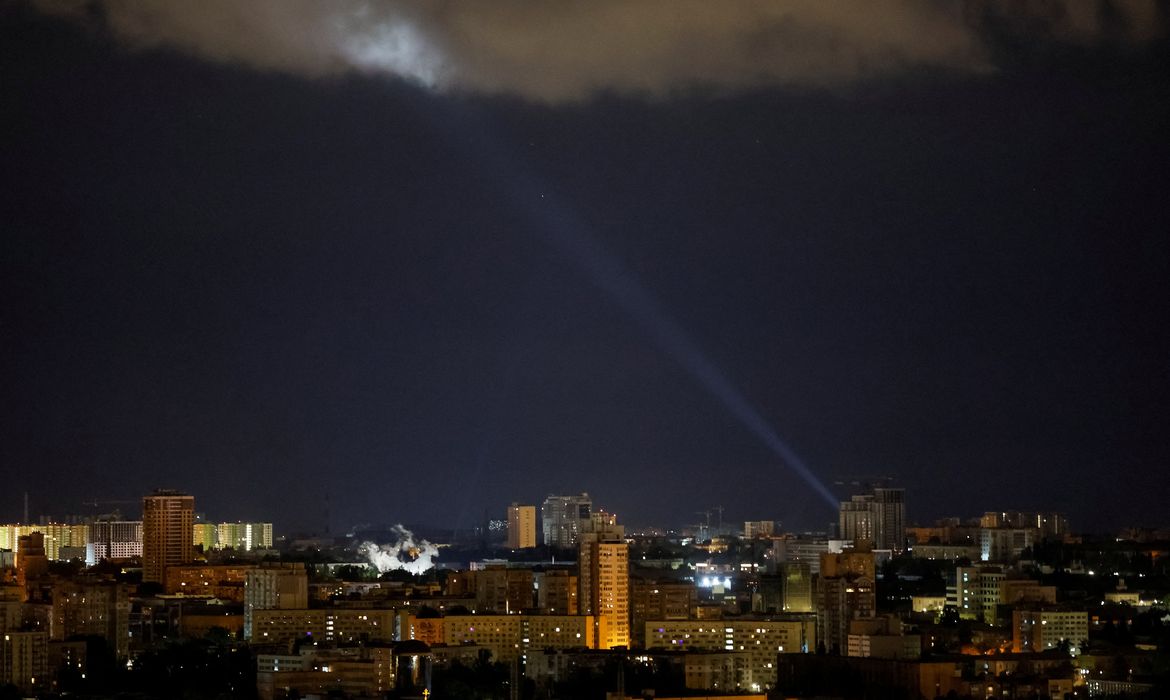 Rússia lança 110 drones durante a noite em território ucraniano