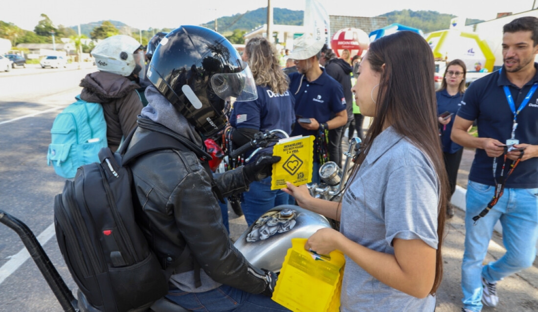 Maio Amarelo conscientiza motociclistas sobre comportamento seguro no trânsito
