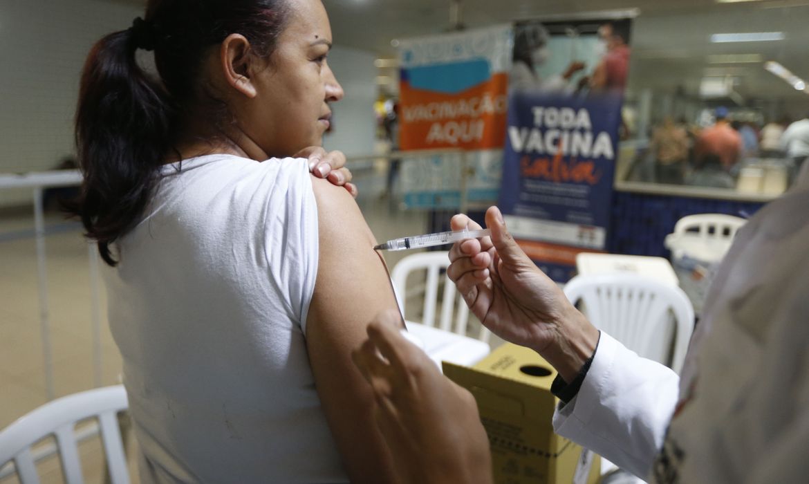 Gripe: cidade de SP amplia vacinação para população acima de 6 meses