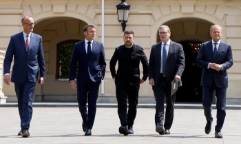 UE e Reino Unido anunciam novas sanções à Rússia sem esperar pelos EUA