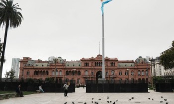 Sindicatos protestam contra decreto que limita greve na Argentina