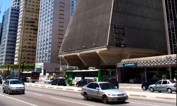 Entidades dos bancos e das indústrias criticam aumento do IOF