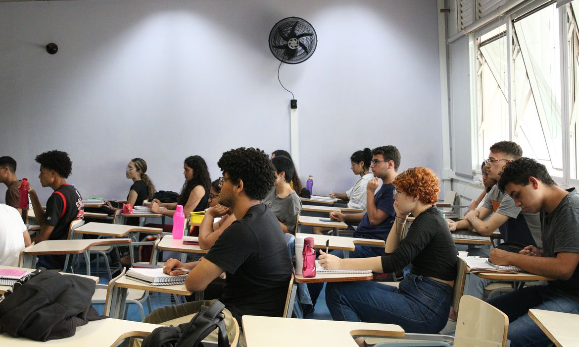 Unesp remarca prova de vestibular de inverno após falta de energia
