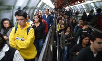 Falha no Metrô de São Paulo causa lentidão; estações estão lotadas