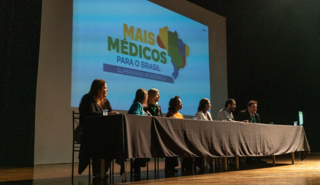 Mogi sedia reunião regional do Programa Mais Médicos, do Governo Federal  