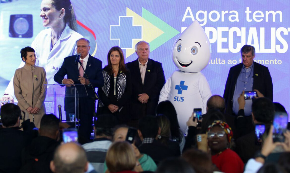 Equipamentos para tratamento do câncer são entregues para seis cidades