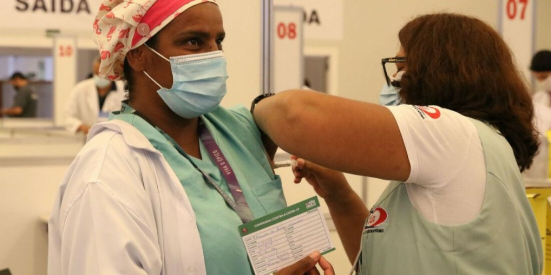 Brasil registra em 24 horas mais 6 mil casos e 44 mortes por covid-19