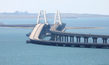 Rússia fecha tráfego em ponte que liga a Crimeia ao país