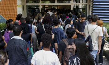 Lula sanciona lei que amplia em 30% cotas para negros em concursos