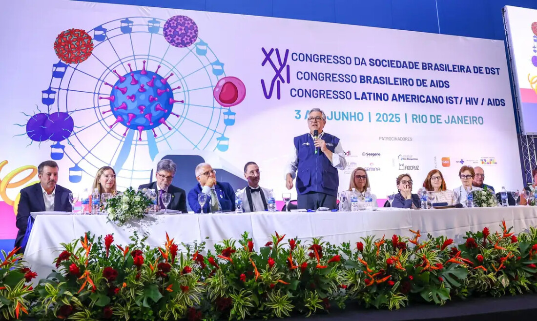 Brasil reduz transmissão do HIV vertical e pede certificado da Opas