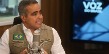 Ministro: estrangeiros refugiados também podem receber Auxílio Brasil