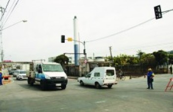 Carro e moto são roubados em Mogi