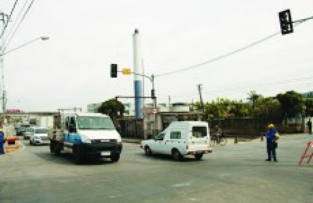 Carro e moto são roubados em Mogi