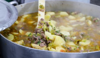 Afogado, prato típico da Festa do Divino, será servido em escolas de Mogi nesta sexta