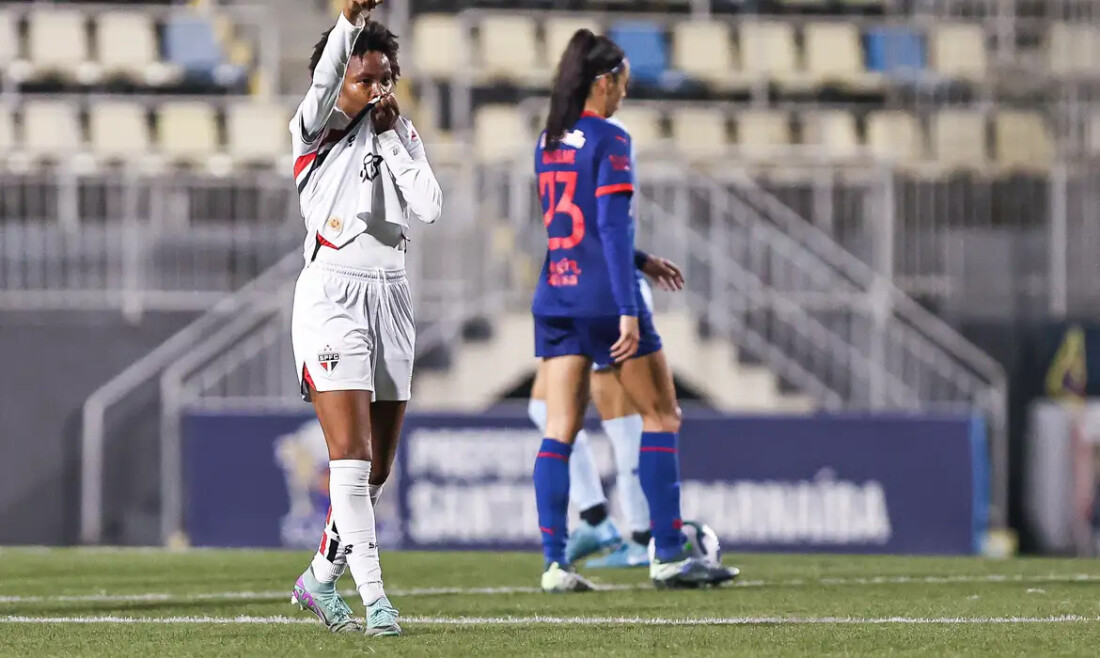 São Paulo goleia Bragantino e chega às quartas do Brasileiro Feminino