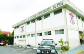 Idoso armado de facão é morto pela polícia