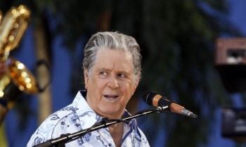 Brian Wilson, fundador dos Beach Boys, morre aos 82 anos