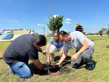 Meio Ambiente de Suzano reforça ações para atingir meta de 5 mil mudas plantadas 