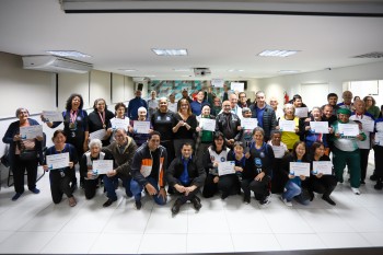 Representantes de Mogi nos Jogos da Melhor Idade são homenageados na Prefeitura