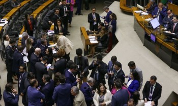 Congresso aprova usar emendas para salários de profissionais da saúde
