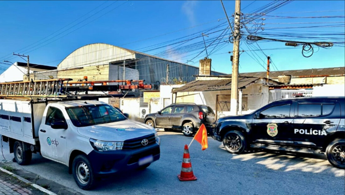 Operação flagra furto de energia em indústria no bairro Jardim Copacabana, em Poá