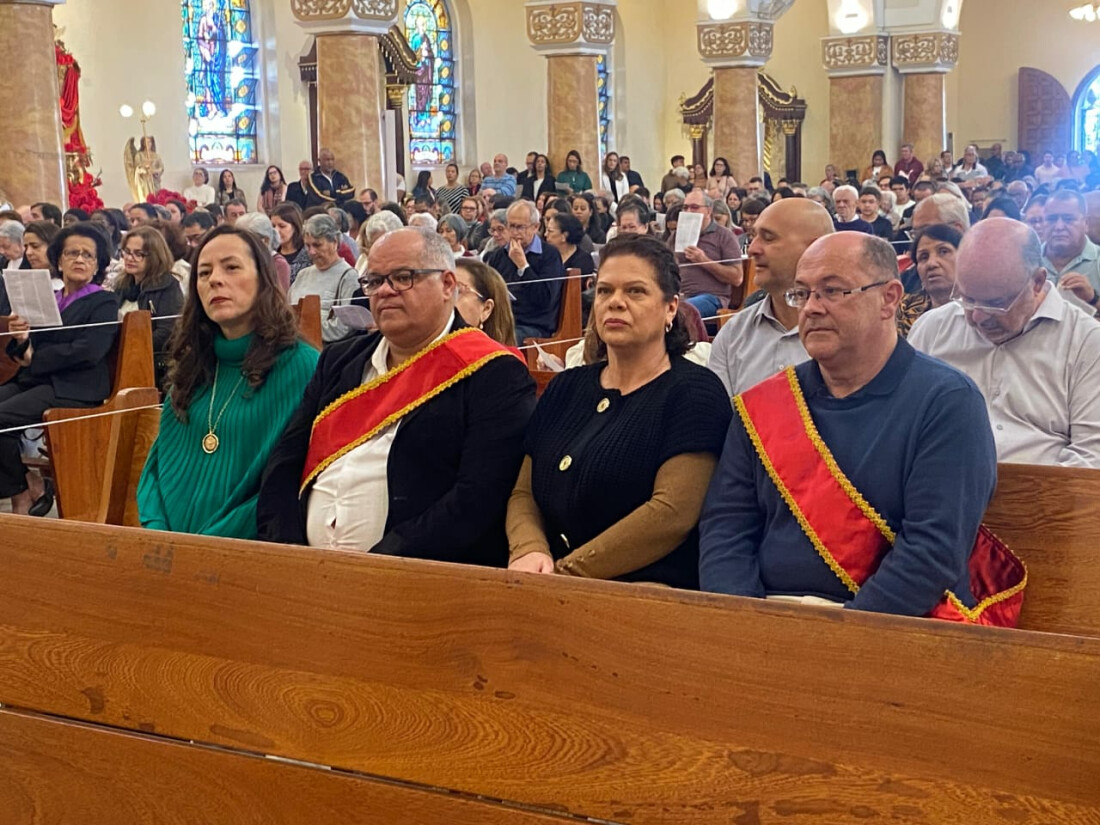 Bispo anuncia os nomes dos festeiros da Festa do Divino de 2026
