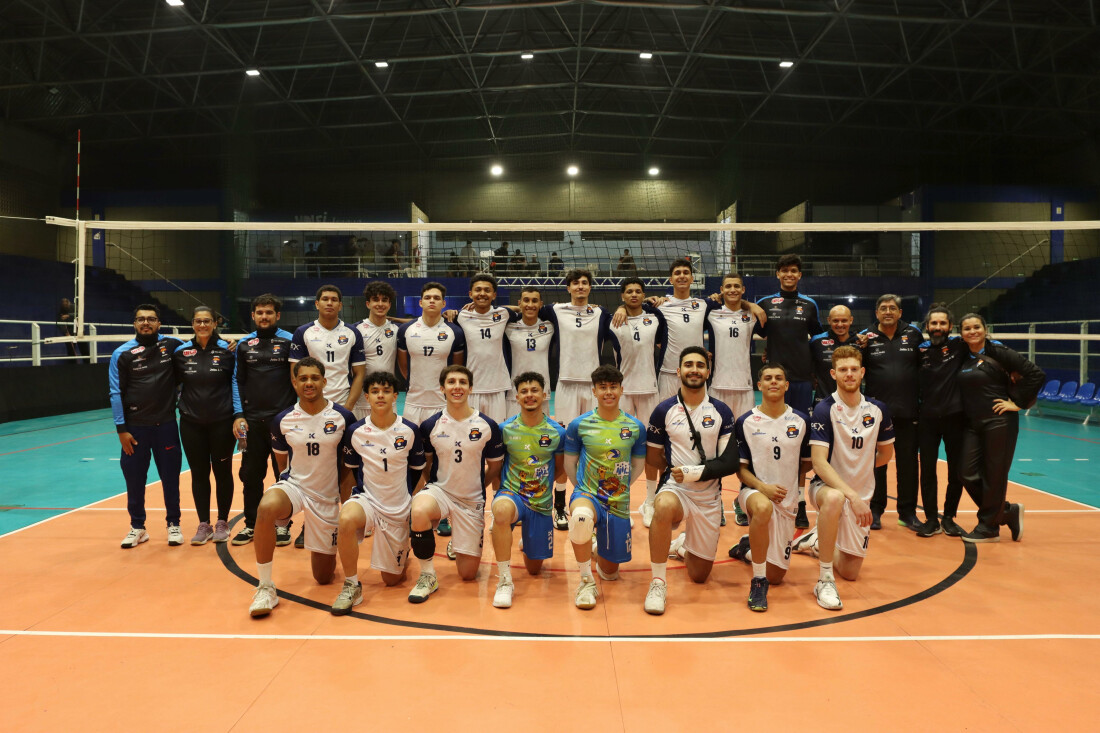 Itaquá Vôlei Mania vence Vôlei Guarulhos por 3 sets a 0 na estreia em casa